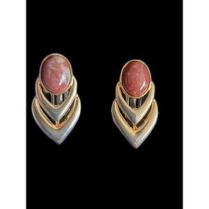 Vintage clip on gold tone and light pink gem